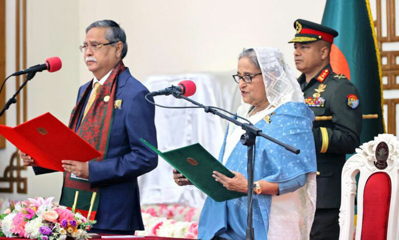 প্রধানমন্ত্রী হিসেবে পঞ্চমবার শপথ নিলেন শেখ হাসিনা প্রধানমন্ত্রী হিসেবে পঞ্চমবার শপথ নিলেন শেখ হাসিনা