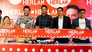 যমুনা ফিউচার পার্কে ‘হারল্যান স্টোর’ উদ্বোধন করলেন সাকিব আল হাসান