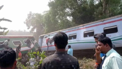 ৯ বগি নিয়ে কুমিল্লায় লাইনচ্যুত হলো বিজয় এক্সপ্রেস