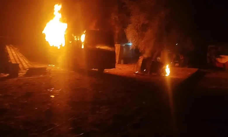 ভোলায় সিএনজি ও বাস শ্রমিকদের সংঘর্ষে আহত ৩০ ভোলায় সিএনজি ও বাস শ্রমিকদের সংঘর্ষে আহত ৩০