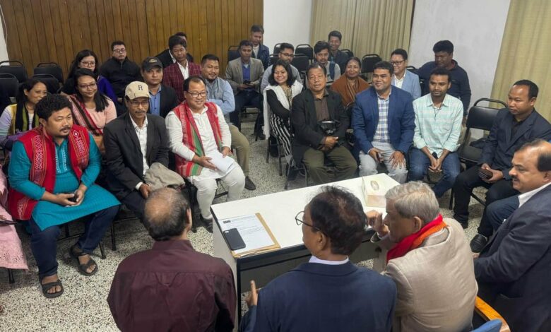 সমতল ভূমি ক্ষুদ্র জাতি গোষ্ঠীর সঙ্গে মির্জা ফখরুলের মতবিনিময় সমতল ভূমি ক্ষুদ্র জাতি গোষ্ঠীর সঙ্গে মির্জা ফখরুলের মতবিনিময়