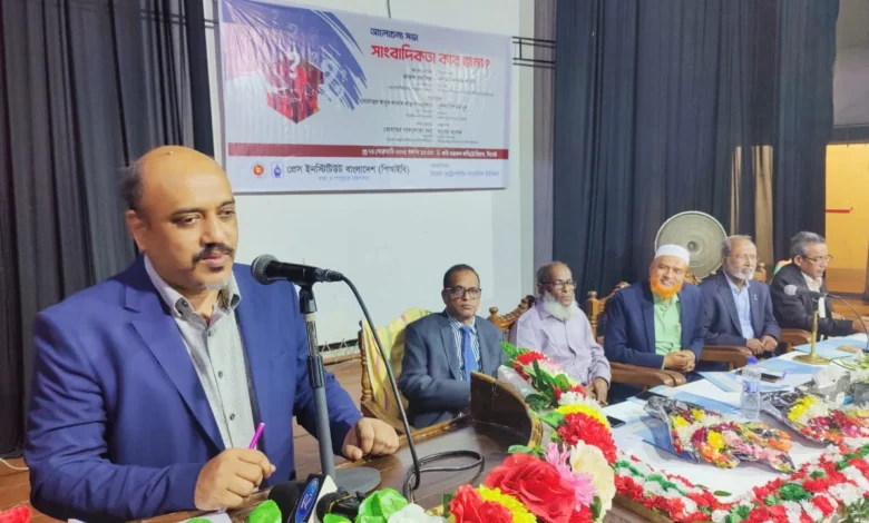 গত ১৫ বছর সাংবাদিকতা ছিল শেখ হাসিনার জন্য: আজাদ মজুমদার গত ১৫ বছর সাংবাদিকতা ছিল শেখ হাসিনার জন্য: আজাদ মজুমদার