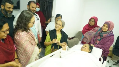 অসুস্থ ফরিদা পারভীনকে দেখতে হাসপাতালে গেলেন মৎস্য উপদেষ্টা