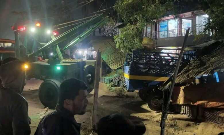 সীতাকুণ্ডে পৃথক সড়ক দুর্ঘটনায় এক ব্যবসায়ীসহ নিহত ৩ সীতাকুণ্ডে পৃথক সড়ক দুর্ঘটনায় এক ব্যবসায়ীসহ নিহত ৩