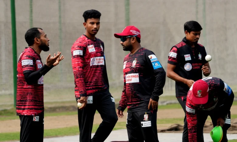 ফাইনালে ওঠার লড়াই শুরু আজ ফাইনালে ওঠার লড়াই শুরু আজ