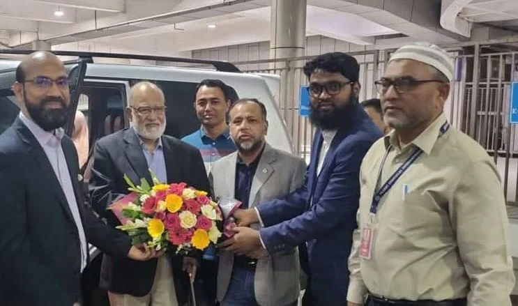 চিকিৎসা শেষে দেশে ফিরেছেন খন্দকার মোশাররফ চিকিৎসা শেষে দেশে ফিরেছেন খন্দকার মোশাররফ