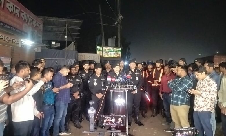মাতুয়াইলে র্যাব ফোর্সেস এর মহাপরিচালক টহল ও চেকপোস্ট পরিদর্শন করেন মাতুয়াইলে র্যাব ফোর্সেস এর মহাপরিচালক টহল ও চেকপোস্ট পরিদর্শন করেন