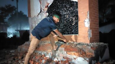 ময়মনসিংহে শেখ মুজিবের ম্যুরাল ভাঙচুর