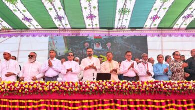 একটি গোষ্ঠী স্বৈরাচারী মনোভাব নিয়ে কথা বলছে : আমিনুল হক