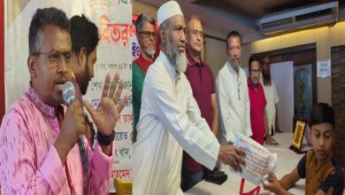 পথশিশু ফাউন্ডেশন এর উদ্যোগে সুবিধা বঞ্চিত শিশুদের মাঝে ঈদ উপহার