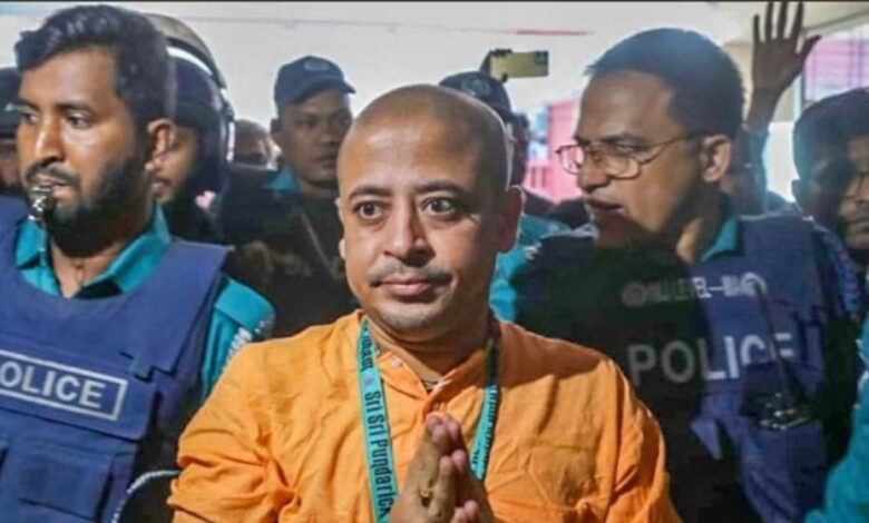 রাষ্ট্রদ্রোহ মামলায় চিন্ময় কৃষ্ণ দাসের জামিন রাষ্ট্রদ্রোহ মামলায় চিন্ময় কৃষ্ণ দাসের জামিন