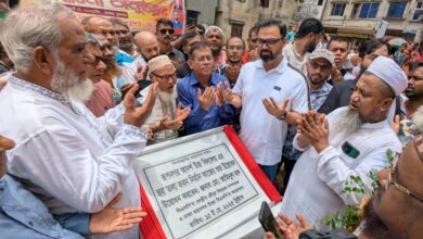 মিরপুরের রূপনগর আদর্শ উচ্চ বিদ্যালয়ের নতুন ভবনের ভিত্তি প্রস্তুর উদ্বোধন করলেন আমিনুল হক