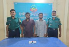 টঙ্গীতে ২ ছিনতাইকারীকে গ্রেফতার করেছে টঙ্গী পশ্চিম থানা পুলিশ