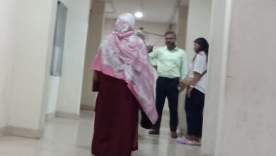 ‘ইঞ্জিনিয়ার স্বামী পরকীয়া প্রেমিকাসহ ডাক্তার স্ত্রীর হাতে ধরা’