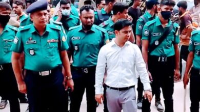 মুগদা থানা এলাকায় অবৈধ ফুটপাতের দোকান উচ্ছেদ