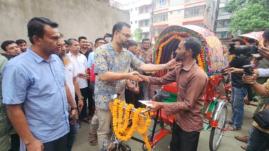 ক্ষতিগ্রস্তদের রিকশা ও নগদ অর্থ প্রদান অনুষ্ঠান: বিএনপি মানবিক বাংলাদেশ গড়তে চায় : আমিনুল হক