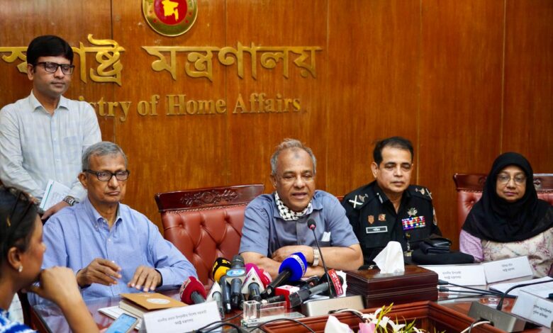 নির্ধারিত পশুর হাটের উদ্দেশে যাওয়া গাড়ি মাঝপথে থামালে ব্যবস্থা- স্বরাষ্ট্র উপদেষ্টা নির্ধারিত পশুর হাটের উদ্দেশে যাওয়া গাড়ি মাঝপথে থামালে ব্যবস্থা- স্বরাষ্ট্র উপদেষ্টা