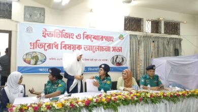 উত্তরায় ইভটিজিং ও কিশোরগ্যাং প্রতিরোধে শিক্ষার্থীদের সাথে পুলিশের আলোচনা