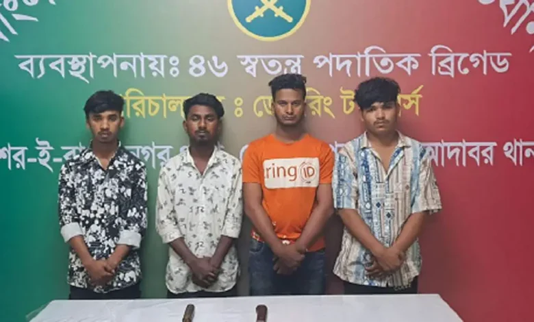 আওয়ামীলীগের কর্মী এখন অনিবন্ধিত আইপি সাংবাদিক! রাজধানীতে ভুয়া সাংবাদিকদের দৌরাত্ব্য আওয়ামীলীগের কর্মী এখন অনিবন্ধিত আইপি সাংবাদিক! রাজধানীতে ভুয়া সাংবাদিকদের দৌরাত্ব্য