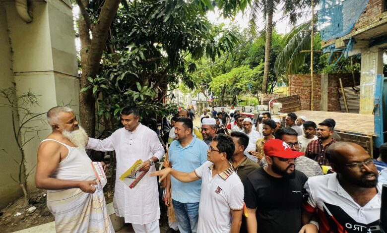 দক্ষিণখানে রাষ্ট্র মেরামতের ৩১ দফা প্রচারে লিফলেট বিতরণ বিএনপির দক্ষিণখানে রাষ্ট্র মেরামতের ৩১ দফা প্রচারে লিফলেট বিতরণ বিএনপির