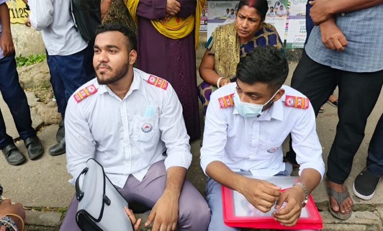 এইচএসসি পরীক্ষা দিতে পারেনি উত্তরা হাই স্কুল এন্ড কলেজের ২ শিক্ষার্থী এইচএসসি পরীক্ষা দিতে পারেনি উত্তরা হাই স্কুল এন্ড কলেজের ২ শিক্ষার্থী