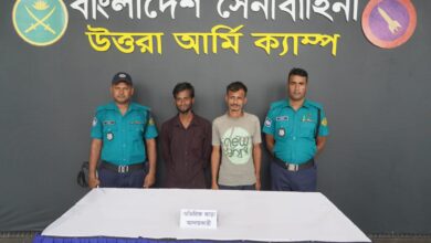 সেনাবাহিনীর হাতে বাসে বাড়তি ভাড়া আদায়কালে ২জন গ্রেফতার