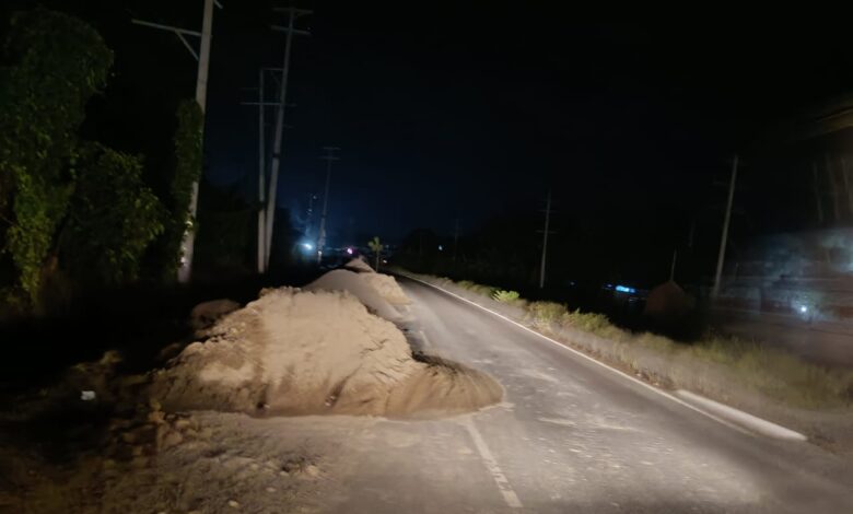 দাগনভূঞা-থানা সড়ক যেনো মরণ ফাঁদ দাগনভূঞা-থানা সড়ক যেনো মরণ ফাঁদ