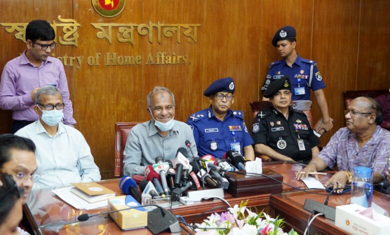 অপরাধের ঘটনায় আইনশৃঙ্খলা বাহিনী যথাসম্ভব দ্রুত ব্যবস্থা নিচ্ছে- স্বরাষ্ট্র উপদেষ্টা অপরাধের ঘটনায় আইনশৃঙ্খলা বাহিনী যথাসম্ভব দ্রুত ব্যবস্থা নিচ্ছে- স্বরাষ্ট্র উপদেষ্টা