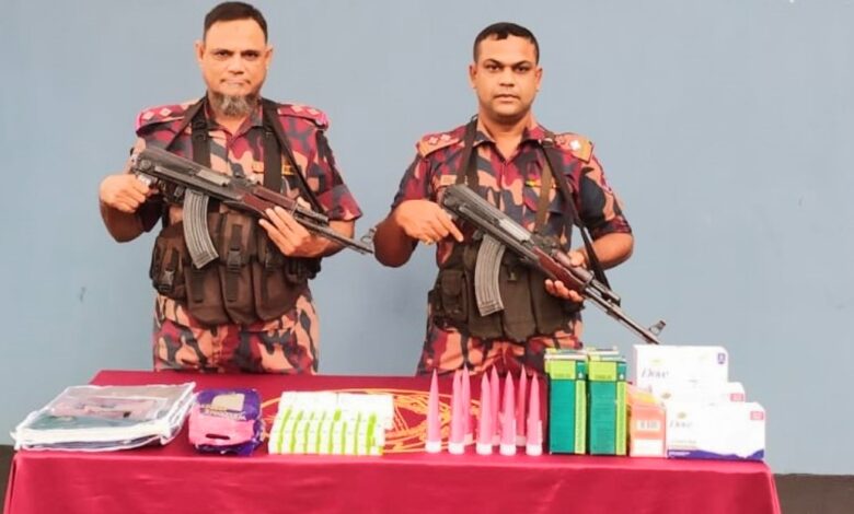 বেনাপোলে বিজিবির অভিযানে ভারতীয় পণ্য সামগ্রী আটক বেনাপোলে বিজিবির অভিযানে ভারতীয় পণ্য সামগ্রী আটক