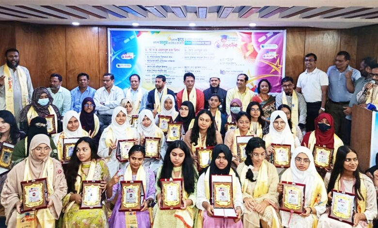 উত্তরা পাবলিক লাইব্রারি সংবর্ধনা পেল ৬২ কৃতি শিক্ষার্থী উত্তরা পাবলিক লাইব্রারি সংবর্ধনা পেল ৬২ কৃতি শিক্ষার্থী