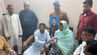 তারেক রহমানের নির্দেশে গুম হওয়া ছাত্রনেতা মুন্নার পরিবারের পাশে দাঁড়ালেন বিএনপি