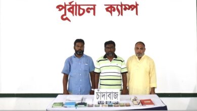 খিলক্ষেত বাজার থেকে ৩ চাঁদাবাজকে আটক করলো সেনাবাহিনী