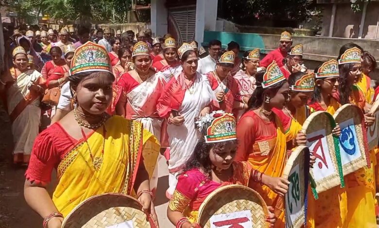 বেনাপোলে বিভিন্ন আনুষ্ঠানিকতায় জন্মাষ্টমী পালন : বর্ণাঢ্য শোভাযাত্রা বেনাপোলে বিভিন্ন আনুষ্ঠানিকতায় জন্মাষ্টমী পালন : বর্ণাঢ্য শোভাযাত্রা