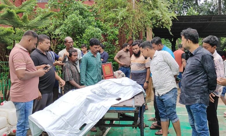 শার্শায় ডোবা থেকে যুবকের লাশ উদ্ধার শার্শায় ডোবা থেকে যুবকের লাশ উদ্ধার