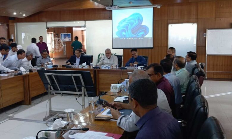 ‘ফিটনেসবিহীন’ বাসের মেয়াদ আরো ১০ বছর বাড়ানোর আবদার পরিবহন মালিকদের