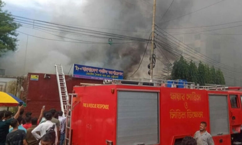 চট্টগ্রামে পর্যটন করপোরেশনের বারে আগুন চট্টগ্রামে পর্যটন করপোরেশনের বারে আগুন