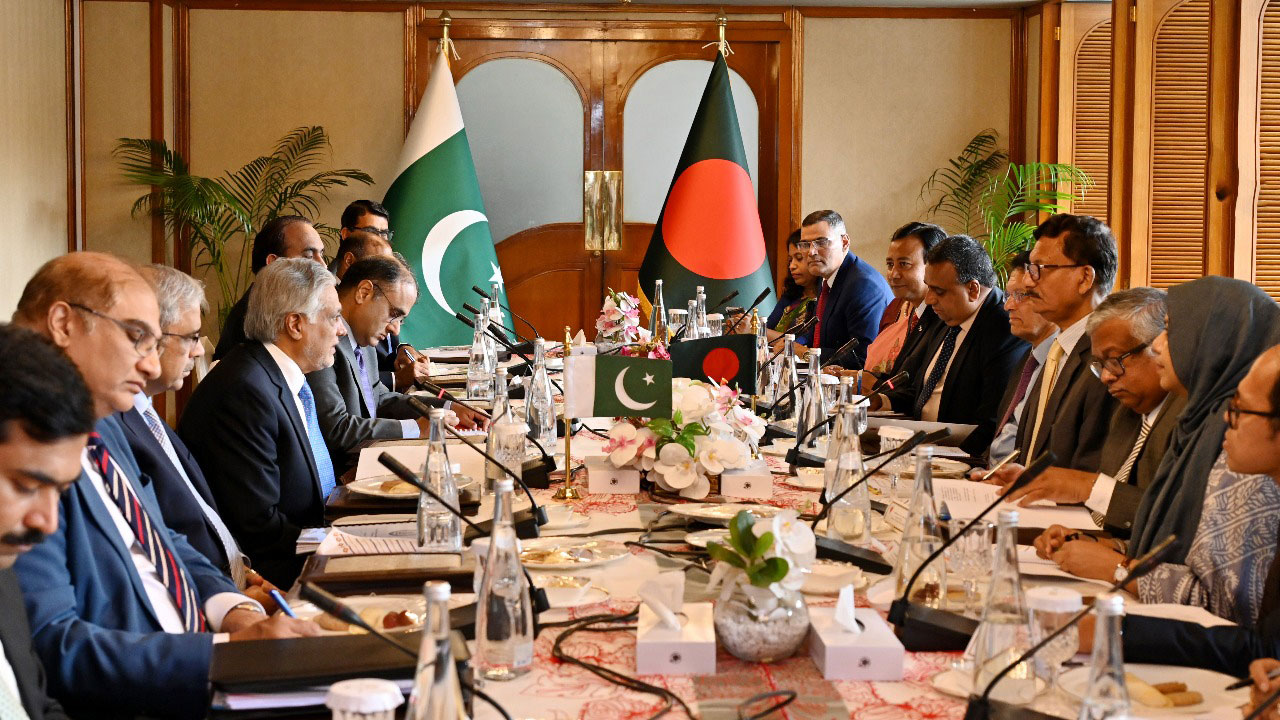 Telefonda suratga olingan shaxsiy kokraklar Porno multfilm Masha va ayiq