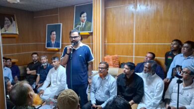 মাইলস্টোনে বিমান দুর্ঘটনায় নিহতদের পরিবারের পাশে তারেক রহমান- আমিনুল হক 