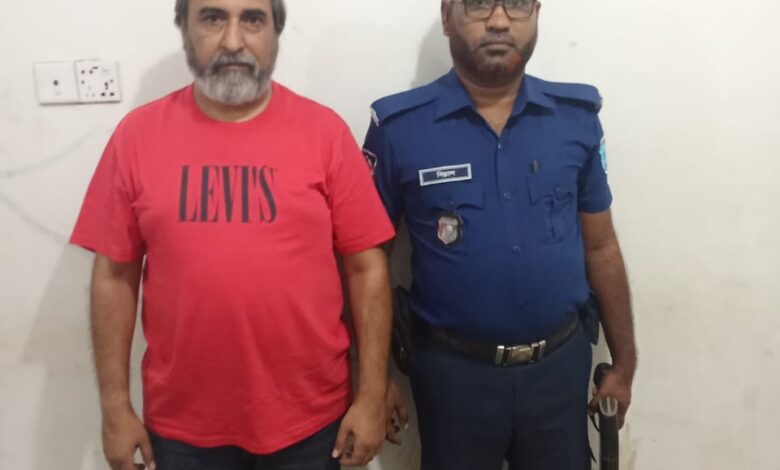 উত্তরা থেকে গ্রেপ্তার ভারতীয় প্রতারক জগদীশ সিং আবারও আদালতে গ্রেফতার দেখানো উত্তরা থেকে গ্রেপ্তার ভারতীয় প্রতারক জগদীশ সিং আবারও আদালতে গ্রেফতার দেখানো