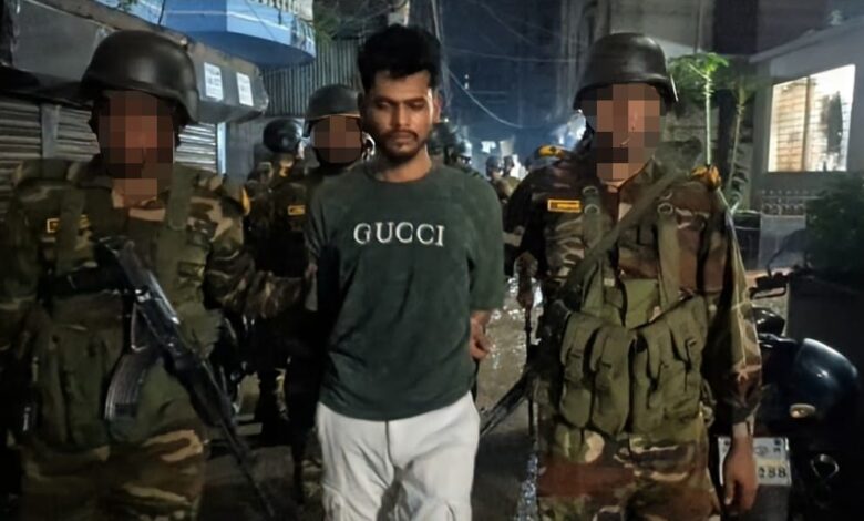চাঁদাবাজিতে লিপ্ত ছাত্র সমন্বয়ক মোঃ আসাদুর রহমান আকাশ সহযোগীসহ গ্রেপ্তার চাঁদাবাজিতে লিপ্ত ছাত্র সমন্বয়ক মোঃ আসাদুর রহমান আকাশ সহযোগীসহ গ্রেপ্তার