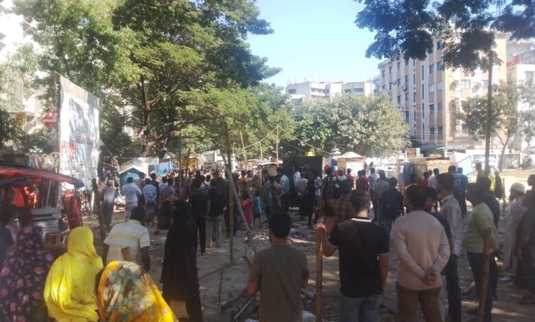 খেলার মাঠে ফুড কোর্ট অক্ষত, ক্ষোভে উত্তাল এলাকাবাসী খেলার মাঠে ফুড কোর্ট অক্ষত, ক্ষোভে উত্তাল এলাকাবাসী