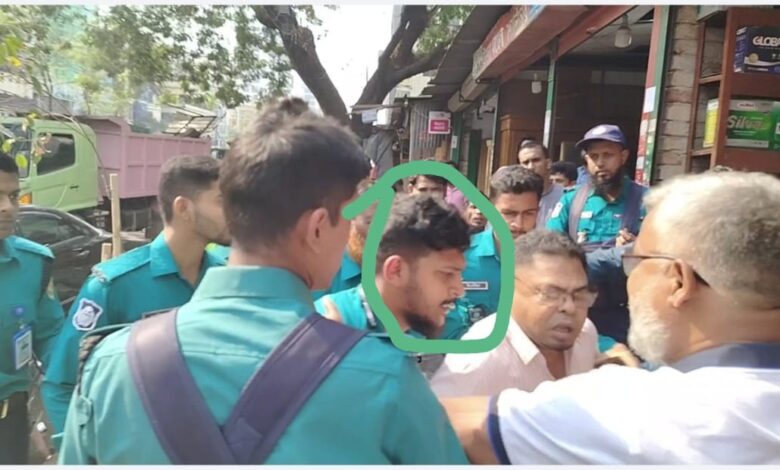 ডিএনসিসির উচ্ছেদ অভিযানে সাংবাদিকের ওপর পুলিশ কনস্টেবলের হামলা, তদন্তের আশ্বাস