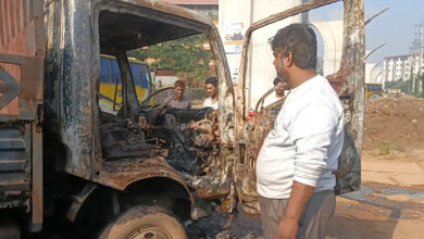 আশুলিয়ায় পার্কিং করে রাখা পিকআপে ভোরবেলায় আগুন দিল দুর্বৃত্তরা