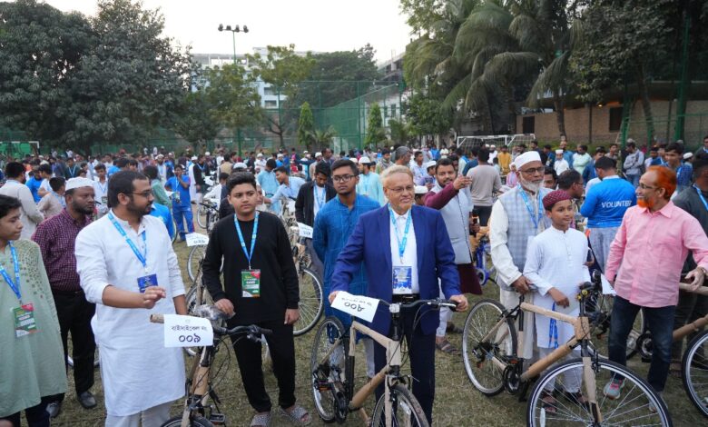 জামাতে নামাজ আদায় করে ২শ’ কিশোর পেল সিটি ক্লাবের বাইসাইকেল উপহার জামাতে নামাজ আদায় করে ২শ’ কিশোর পেল সিটি ক্লাবের বাইসাইকেল উপহার