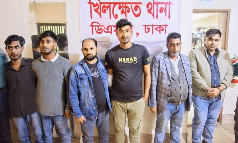 নিকুঞ্জে ব্যবসায়ী অপহরণ: ত্রাস ‘গুন্ডা জসিম’সহ গ্রেপ্তার ৭ নিকুঞ্জে ব্যবসায়ী অপহরণ: ত্রাস ‘গুন্ডা জসিম’সহ গ্রেপ্তার ৭