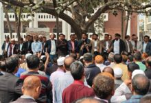 জাতীয় বিশ্ববিদ্যালয়ে ৯৮৮ কর্মকর্তা-কর্মচারীর বকেয়া বেতন-ভাতা আদায়ের দাবিতে অবস্থান কর্মসূচি ও বিক্ষোভ অব্যাহত