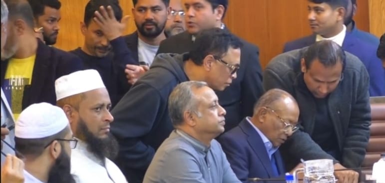 মিন্টুর মনোনয়ন বৈধ ঘোষণায় নির্বাচনী রাজনীতিতে নতুন গতি ফেনী- ৩ মিন্টুর মনোনয়ন বৈধ ঘোষণায় নির্বাচনী রাজনীতিতে নতুন গতি ফেনী- ৩