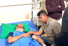 আহত মহিউদ্দিন রনিকে দেখতে ঢাকা মেডিকেলে এস এম জাহাঙ্গীর