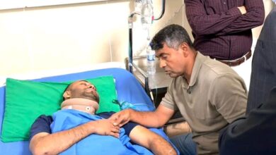 আহত মহিউদ্দিন রনিকে দেখতে ঢাকা মেডিকেলে এস এম জাহাঙ্গীর