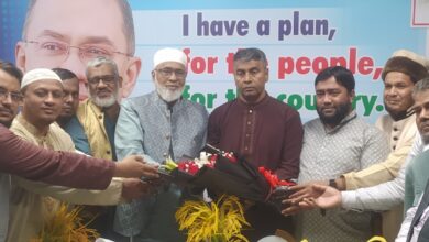 জামায়াত নেতাদের সঙ্গে সৌজন্য সাক্ষাৎ, সম্প্রীতির বার্তা দিলেন এস এম জাহাঙ্গীর